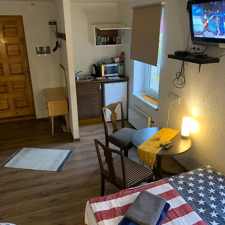 Piiri 12, - 2 Big Beds - Very Cute - Free Parking - Free Wifi Apartmán
